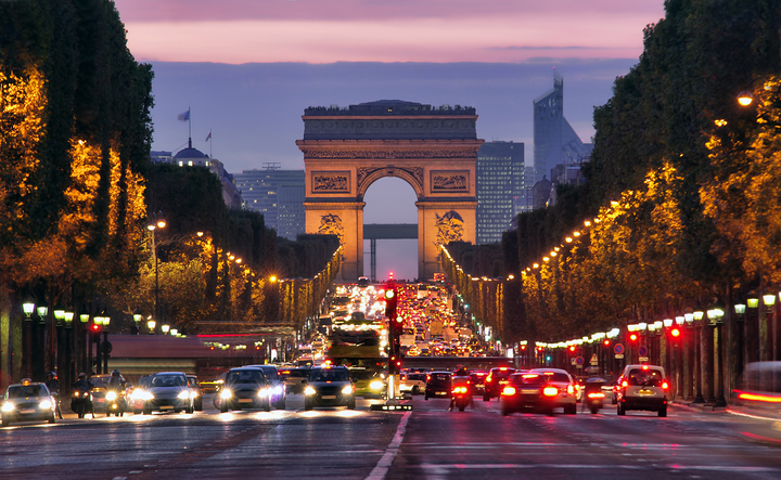 Khải Hoàn Môn lộng lẫy nổi bật giữa thành phố Paris