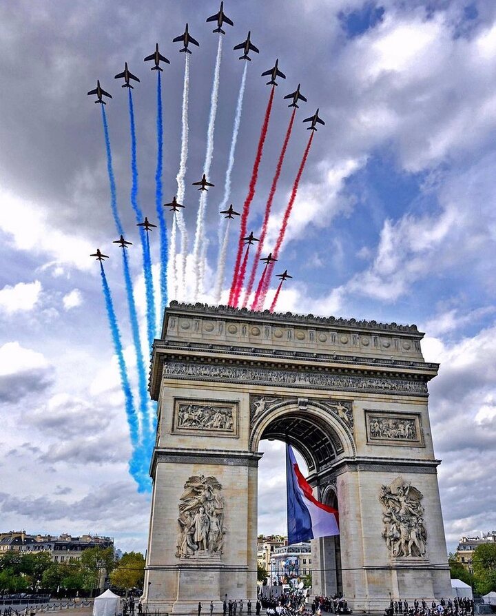 L'Arc de Triomphe - điểm đến không thể bỏ lỡ khi bạn thăm Pháp