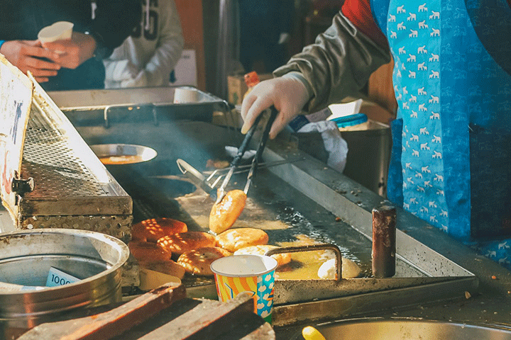 Đồ ăn đường phố hấp dẫn tại làng văn hóa Gamcheon