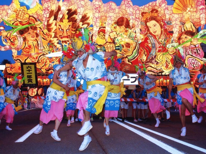  Lễ hội Awa Odori Matsuri vô cùng sôi động 