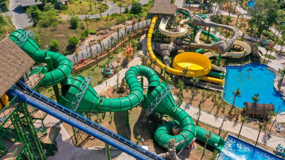 Aquatopia Water Park - một trong những công viên nước quy mô và hiện đại hàng đầu Đông Nam Á