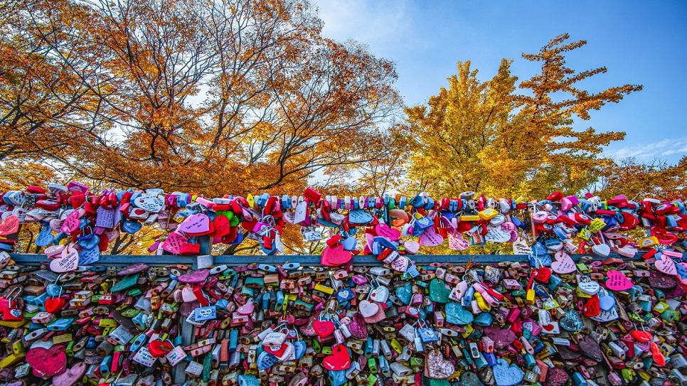 Ổ kh&oacute;a t&igrave;nh y&ecirc;u tại th&aacute;p Namsan