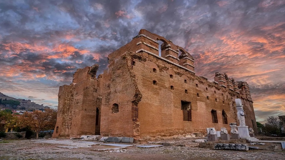 Th&aacute;nh đường đỏ Red Basilica