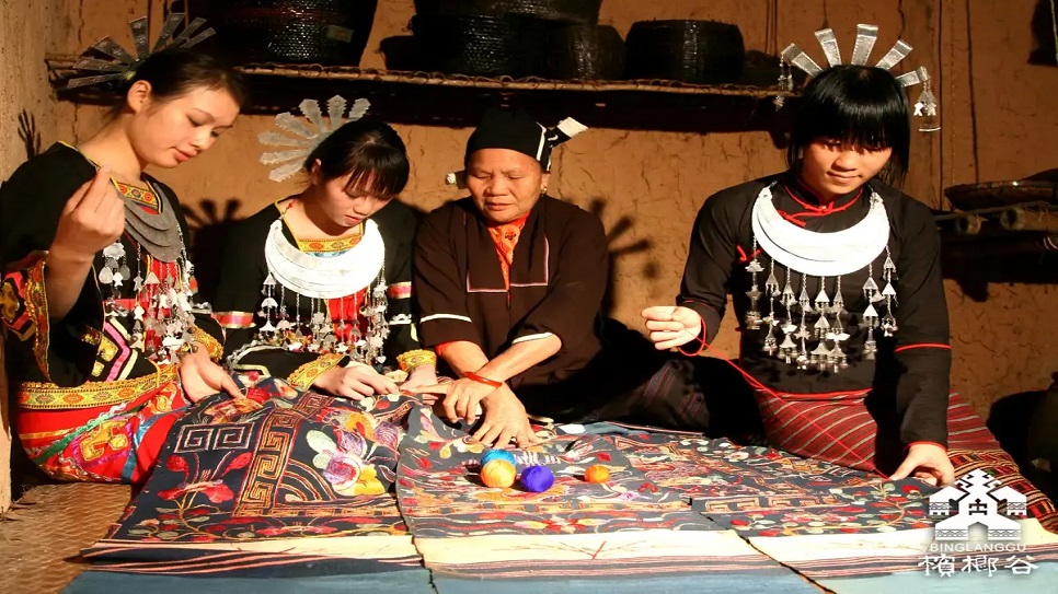 Kỹ nghệ dệt thổ cẩm cổ xưa