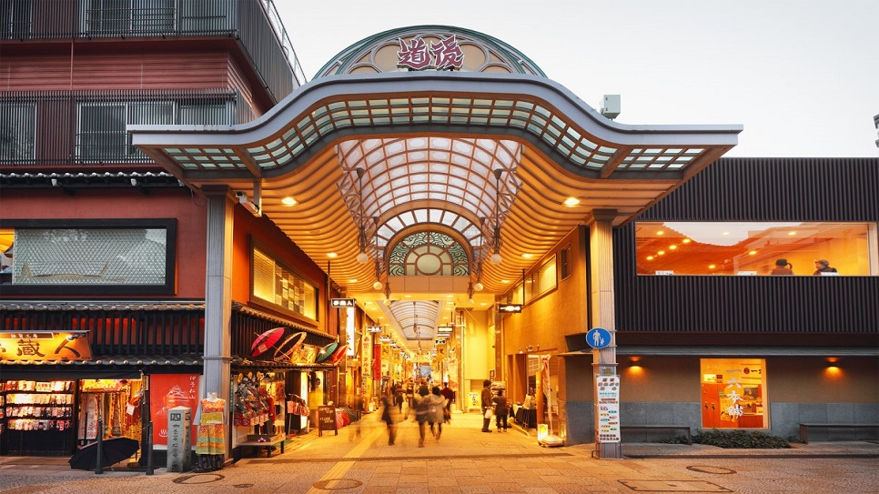 Khu phố shopping Dogo Haikara Dori Street
