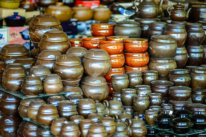  bày bán đủ thứ đồ thủ công