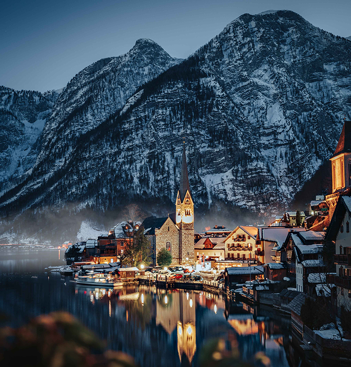 Phong cảnh về đêm của làng cổ Hallstatt