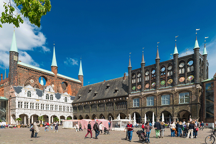 T&ograve;a thị ch&iacute;nh Lubeck - một trong những biểu tượng lịch sử của th&agrave;nh phố cổ Lubeck