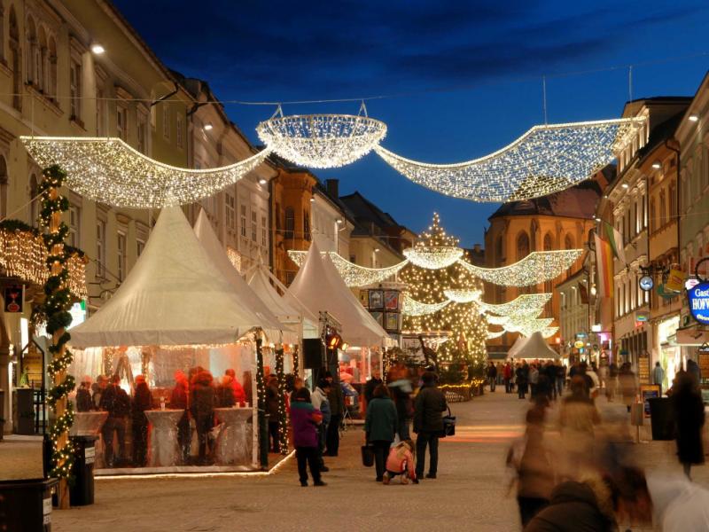 Những ngày Giáng sinh quảng trường Hauptplatz trở nên đặc biệt hơn bao giờ hết