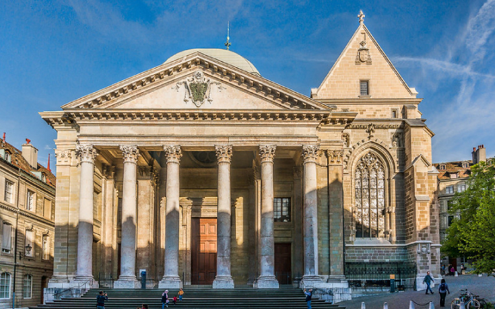 Nhà thờ St. Peter lộng lẫy giữa lòng Geneva