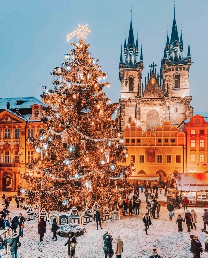 Prague, Cộng hòa Séc - Ngôi thành cổ lịch sử bùng nổ sắc màu Giáng sinh