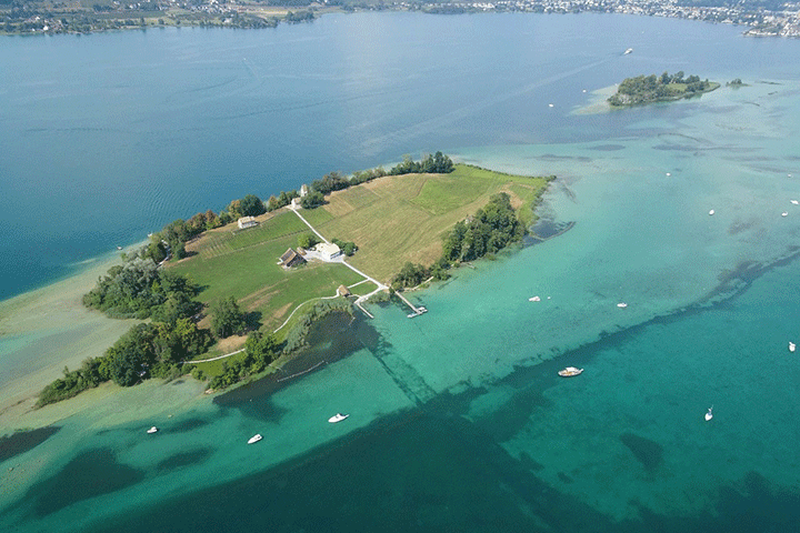 Một trong số các hòn đảo tại Hồ Zurich