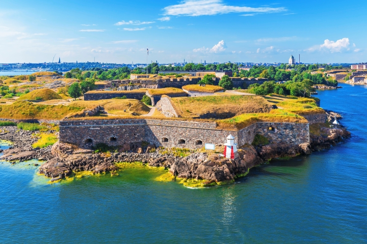 Pháo đài Suomenlinna-một bức tranh lịch sử nằm ngay cạnh bờ biển