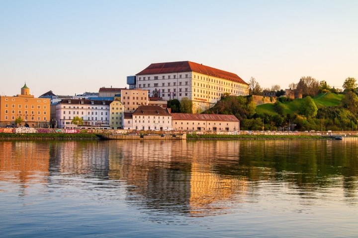 Lâu đài lịch sử Linz-mang một vẻ đẹp cổ điển