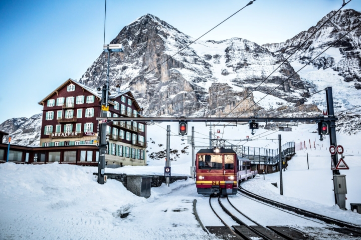 Jungfraujoch-đỉnh núi tuyết ai cũng muốn chinh phục