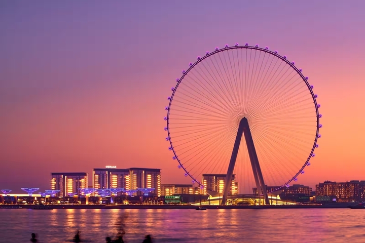 Ain Dubai không chỉ thu hút du khách từ khắp nơi trên thế giới mà còn đã lập kỷ lục thế giới