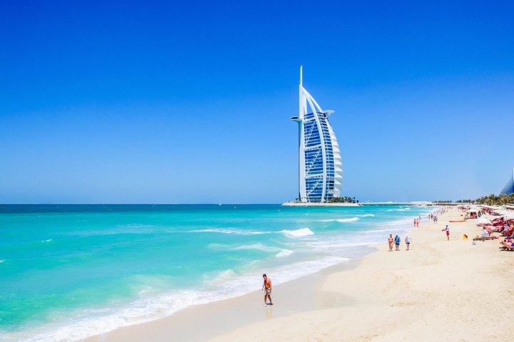 Tận hưởng biển Jumeirah trong xanh với các hoạt động giải trí miễn phí