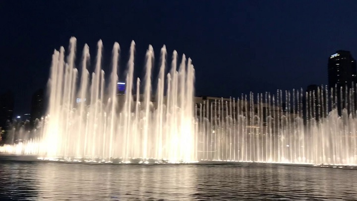  Đài phun nước Dubai Fountain nằm ở đâu?