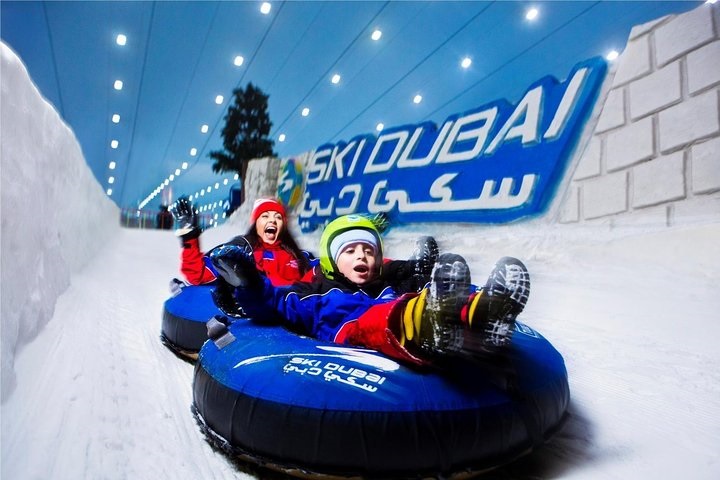 Ski Dubai, không chỉ là một thiên đường giải trí, mà còn là một ốc đảo nghỉ mát phủ kín bởi tuyết trắng tinh khôi