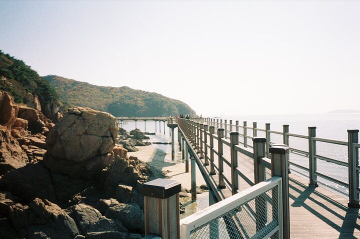 B&atilde;i biển Hanagae l&agrave; b&atilde;i biển ch&iacute;nh tr&ecirc;n đảo