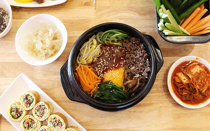 Mì trộn Busan cũng là một món ăn đáng để thử