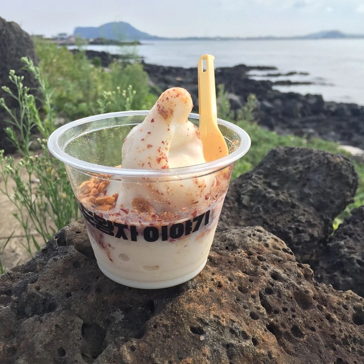 Thưởng thức kem đậu phộng trên đảo Udo