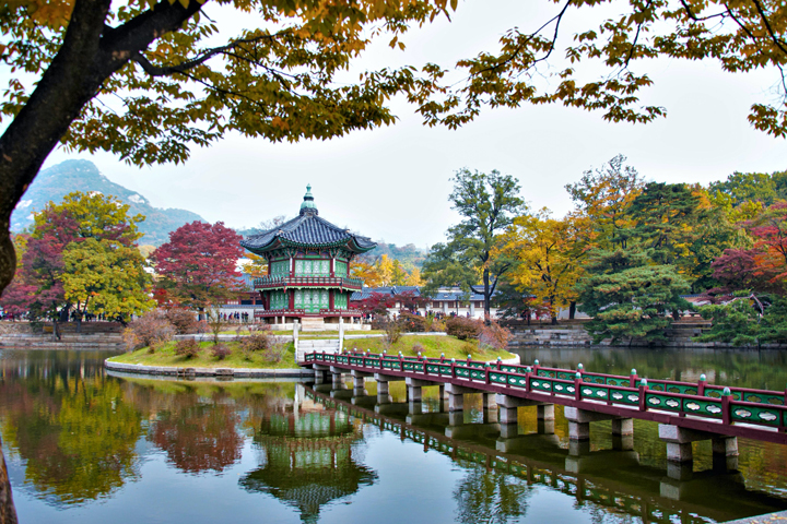 Cung điện Gyeongbokgung vào mùa thu