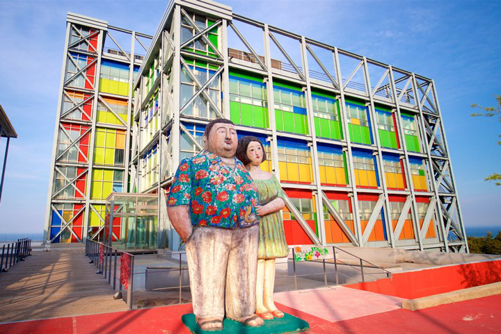 Kh&aacute;ch sạn n&agrave;y được xem l&agrave; một bảo t&agrave;ng nghệ thuật cực k&igrave; sống động