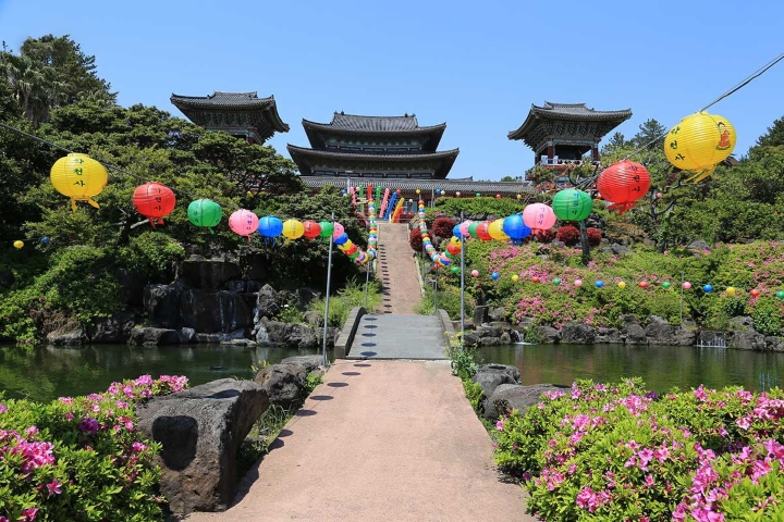 Khuôn viên chùa Yakcheonsa