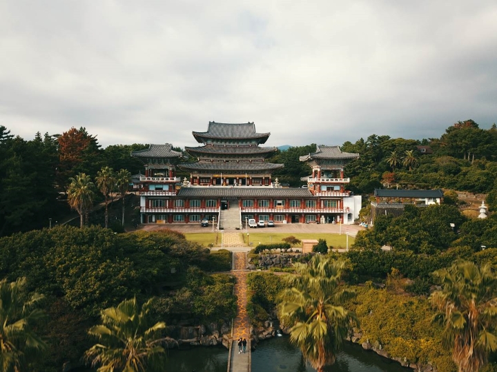 Toàn cảnh chùa Yakcheonsa nổi tiếng xứ Hàn