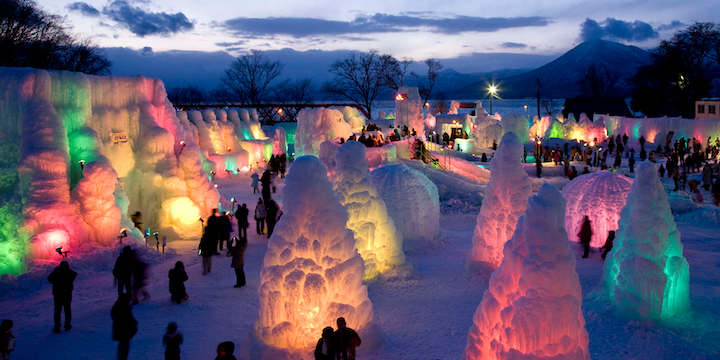 Không khí sôi động của lễ hội tuyết Sapporo