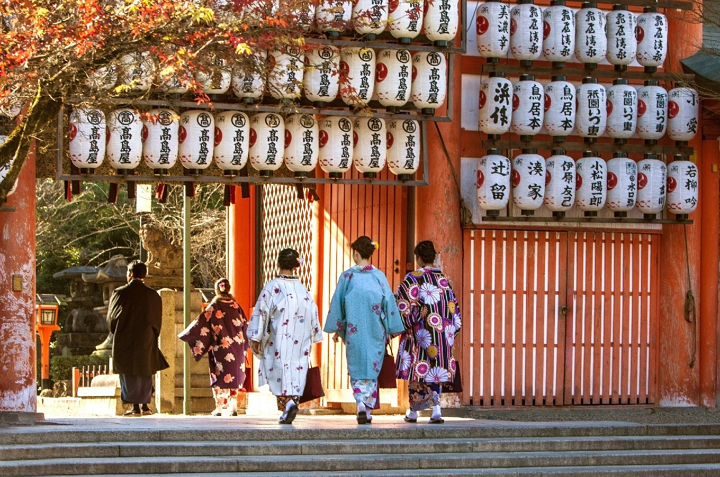 Từ ngày 8/12 đến 12/12, mọi gia đình Nhật Bản bắt đầu chuẩn bị cho lễ hội