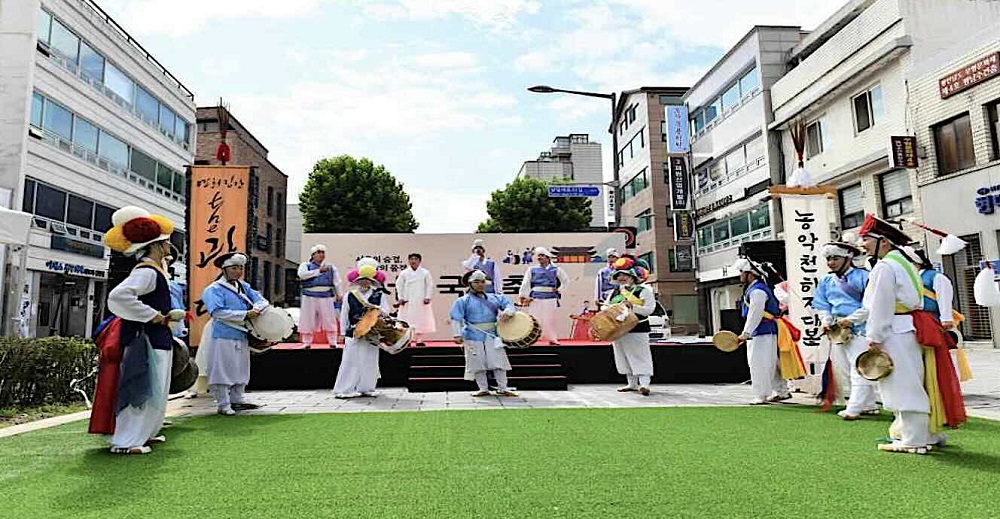 Du lịch H&agrave;n Quốc m&ugrave;a h&egrave;, tưởng kh&ocirc;ng vui lại vui kh&ocirc;ng tưởng 