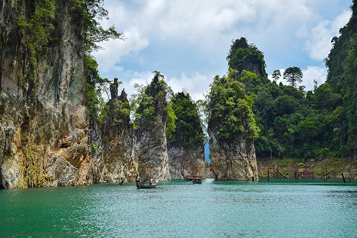 Phong cảnh hùng vĩ của vườn quốc gia Khao Sok