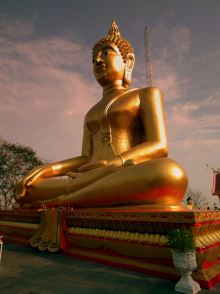 Tượng Phật lớn ở Khao Phra Tamnak