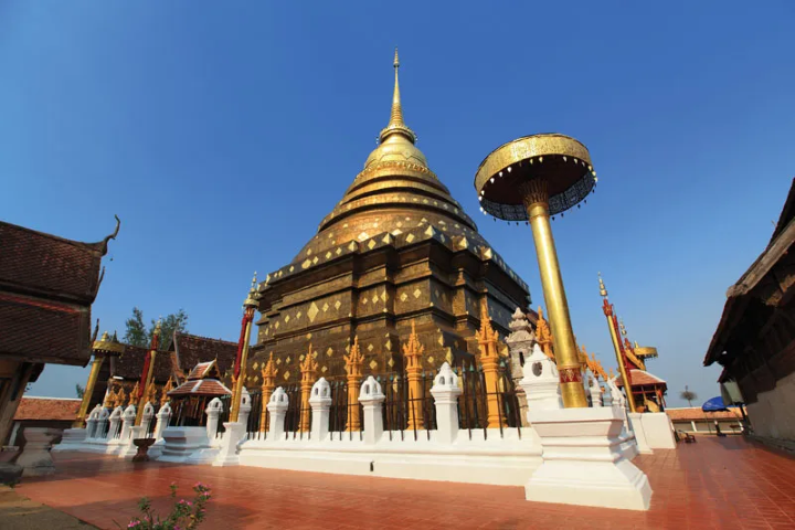 Chùa Phật giáo nổi tiếng Wat Phra That Lampang Luang