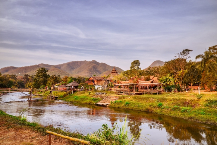 Ngôi làng Pai ẩn hiện như một bức tranh huyền bí giữa lòng núi rừng Thái Lan