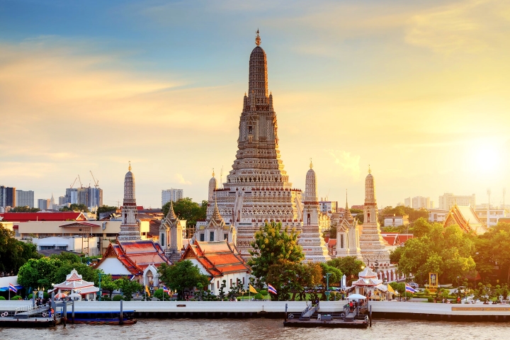 Wat Arun nhìn từ sông Chao Phraya