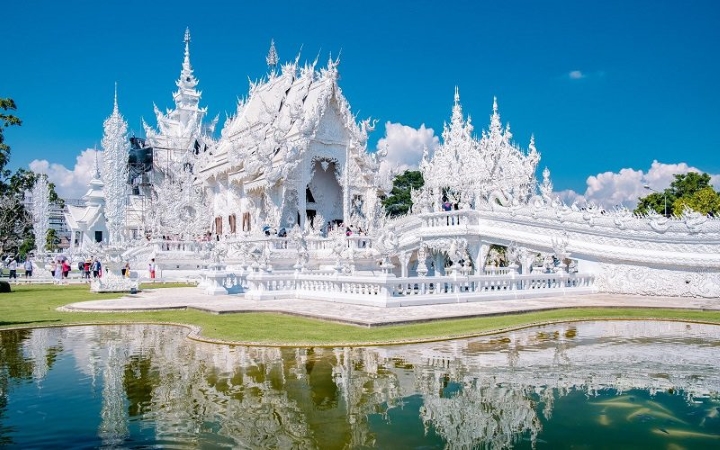  Chùa Wat Rong Khun - Ngôi chùa trắng tinh khiết của Chiang Rai