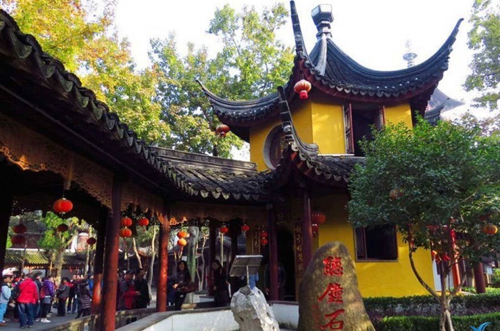 Dưới cái tên đầy vinh quang của "Hàn Sơn" tồn tại một câu chuyện thần thoại cảm động về hai người bạn thân thiết, Hàn Sơn và Thập Đắc