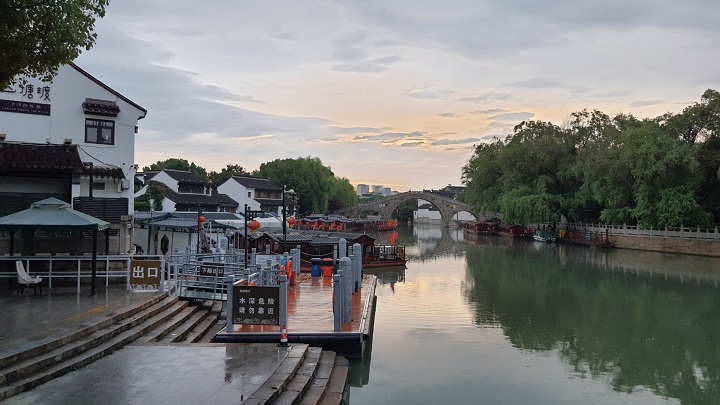 Hàn Sơn Tự là một ngôi chùa lịch sử mà còn là một nơi nổi tiếng để cầu xin phước lành