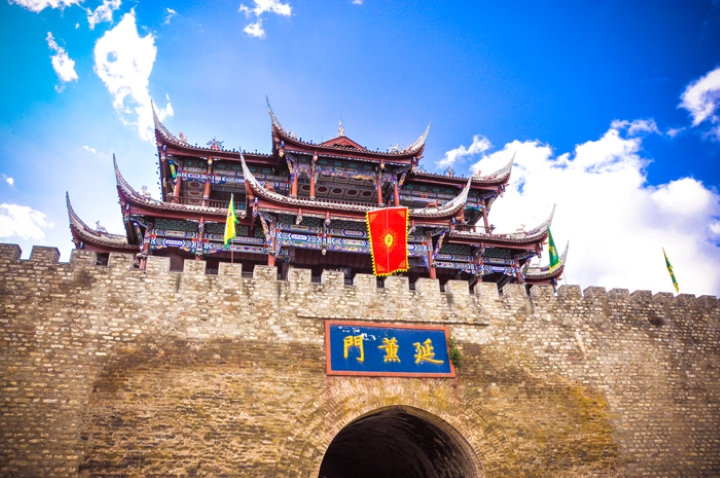 Kiến trúc cổng của Tùng Phan cổ thành