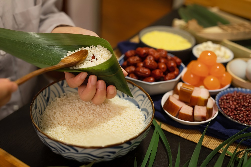 Làm bánh Zongzi