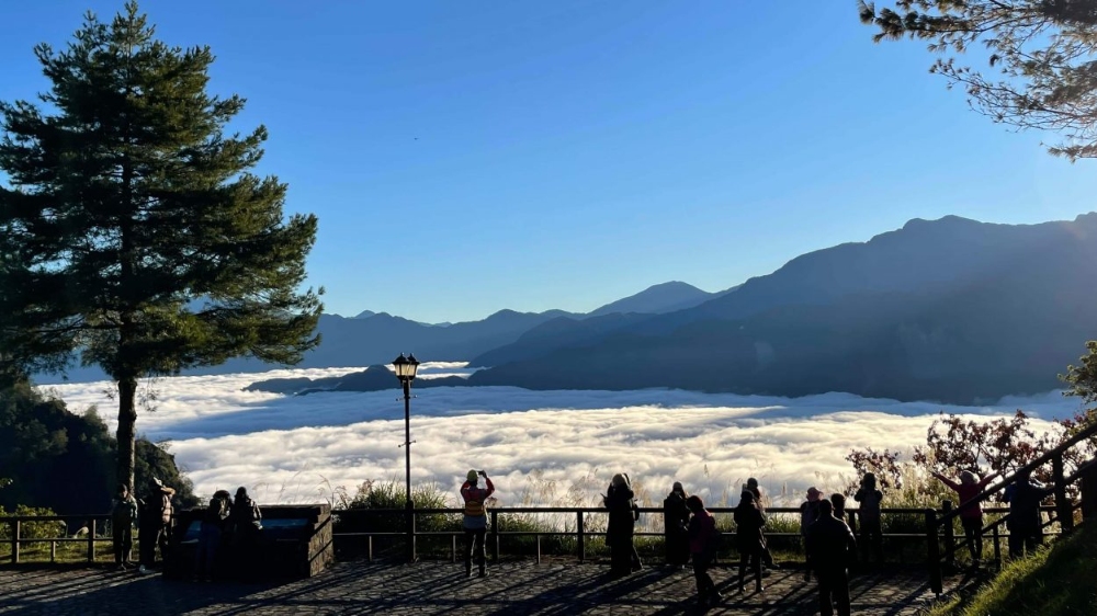 Zhushan và đỉnh Ogasawara là nơi lý tưởng để săn mây, đón bình minh và ngắm hoàng hôn tuyệt đẹp