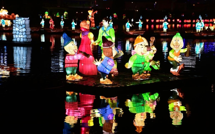 Lễ hội đèn lồng Jinju Namgang Yudeung thắp sáng dòng sông với hàng nghìn chiếc đèn lồng rực rỡ