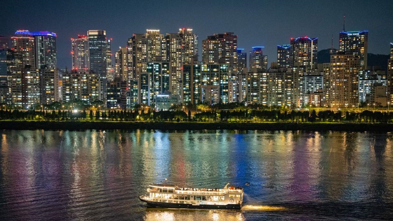 Du thuyền Yeouido E-land – vé một chiều đến Seoul lãng mạn