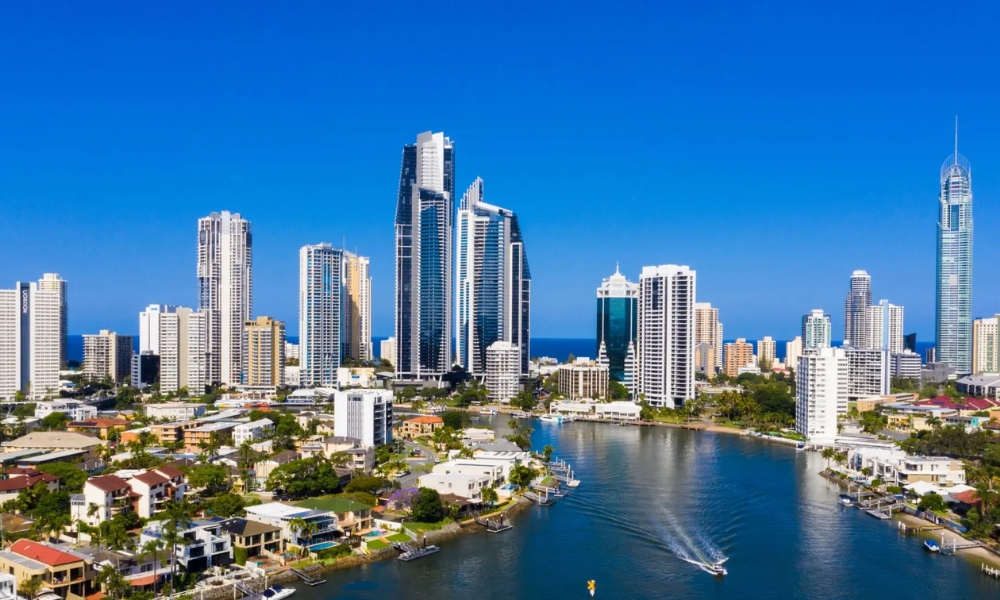 Thành phố Gold Coast với các tòa nhà cao tầng, hiện đại