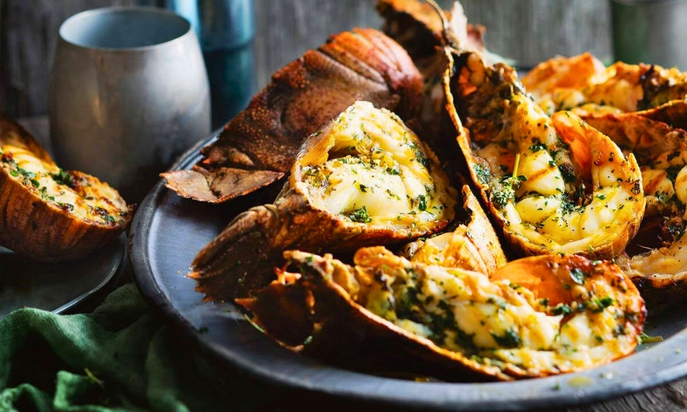 Tôm hùm Moreton nướng bơ tỏi khiến thực khách mê mẩn ngay từ lần đầu thưởng thức