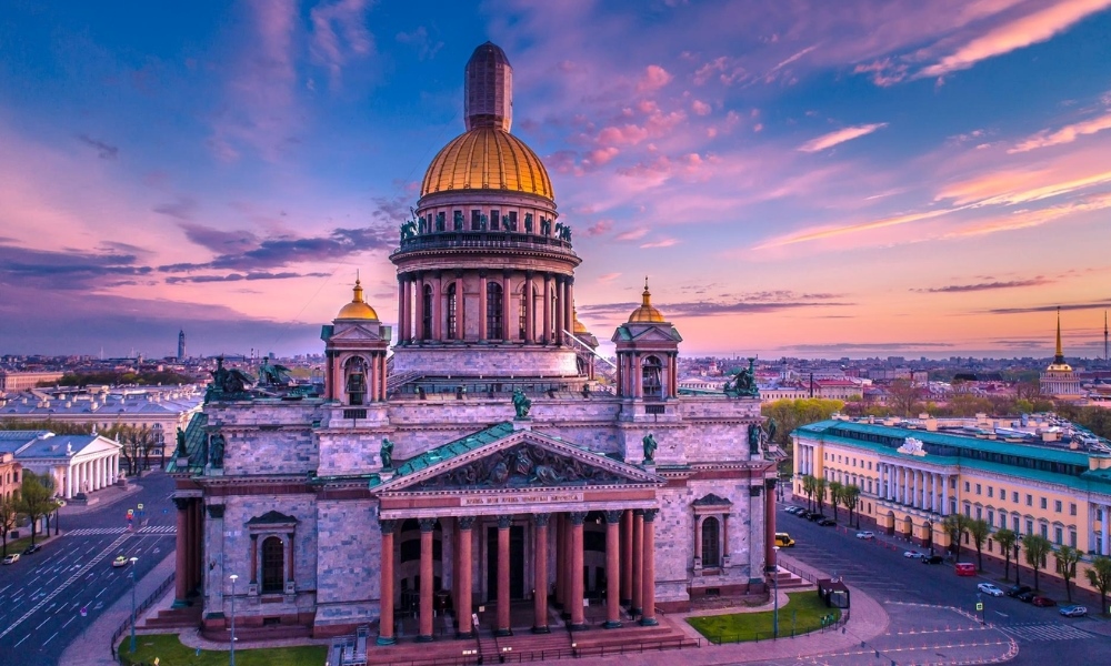 Saint Petersburg rực rỡ v&agrave; sống động nhất v&agrave;o m&ugrave;a h&egrave;