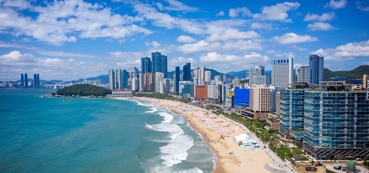 Bãi biển Haeundae xinh đẹp với biển xanh, cát trắng
